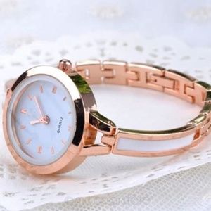 Chic Cuff Bangle Wrist Watch Gold Minimalist